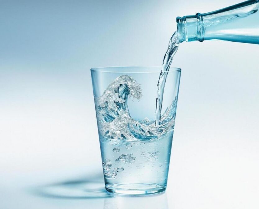 During the diet, you need to drink plenty of clean water