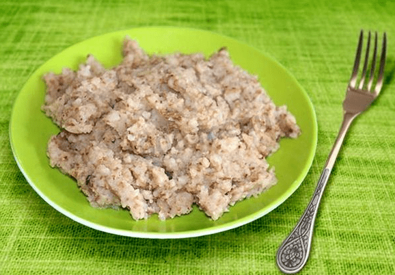 Porridge made of crushed sarracene wheat with manku